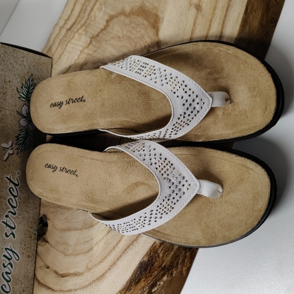 Easy Street Stevie Sandals, White w/Metallic Nailheads Size 9.5 - Picture 2 of 10